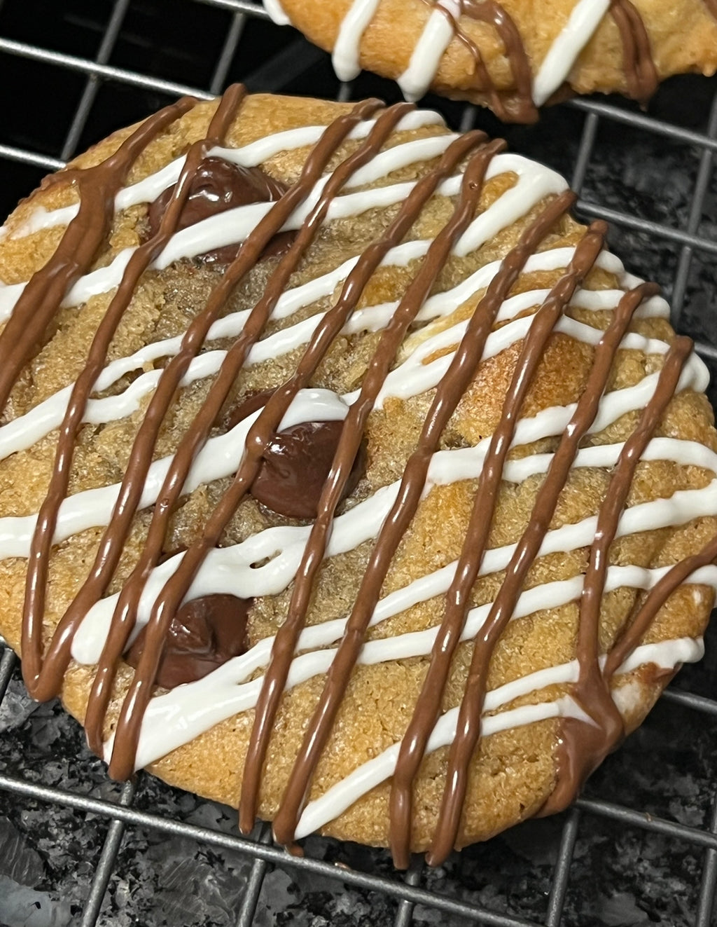 Ebony & Ivory (Dark & White Chocolate Chips)